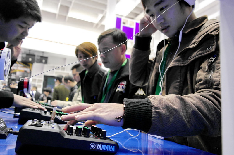 QG刮刮乐携新一代MG系列调音台等产品亮相中国（广州）国际专业灯光、音响展览会 