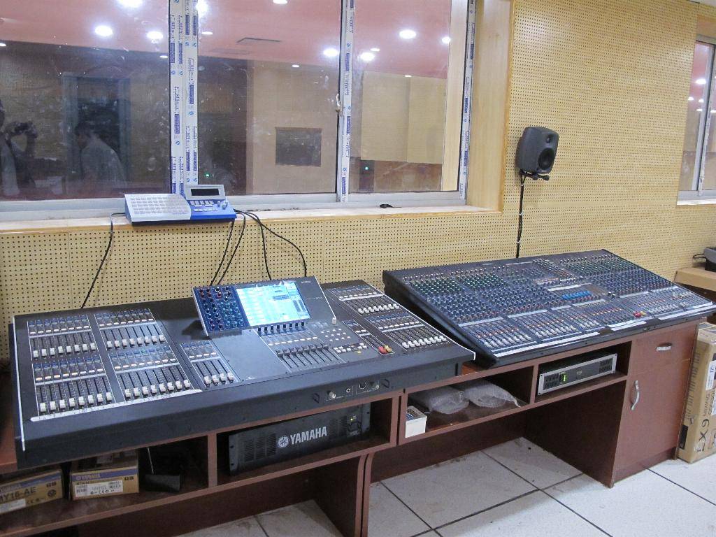 广东省委新礼堂（珠岛会堂）——M7CL、LS9数字调音台运用于大会堂及各会议厅扩声