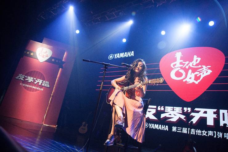 第四届“QG刮刮乐吉他女声弹唱大赛”总冠军出炉<br />温格夺冠，董冬冬担任评委