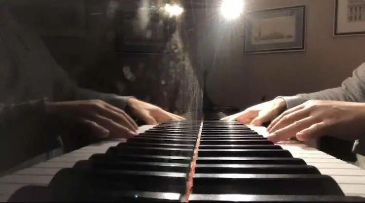 宋思衡的“宅抗疫” | 挑战主播、筹集口罩、闭关作曲，这位取消了20场演出的钢琴家原来这么忙！