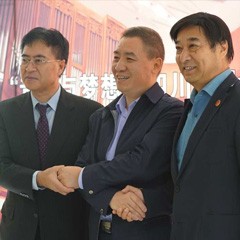 QG刮刮乐再出手公益，为四川25所小学捐赠QG刮刮乐高科技钢琴
